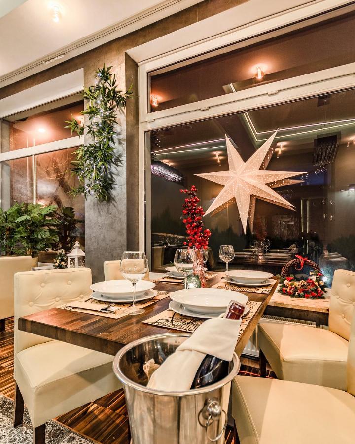 Hotel Zielonki Zielonki  エクステリア 写真