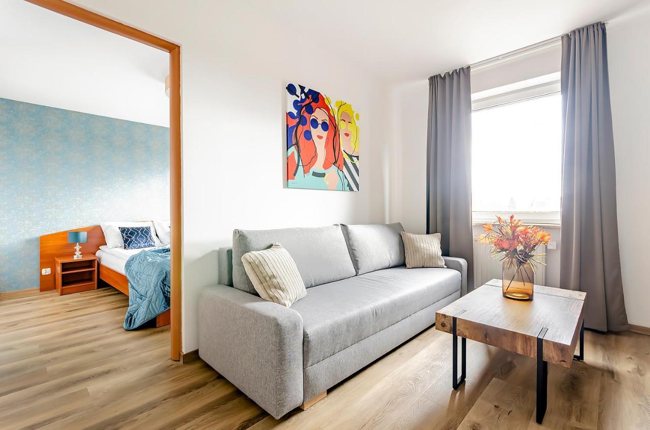 Hotel Zielonki Zielonki  エクステリア 写真