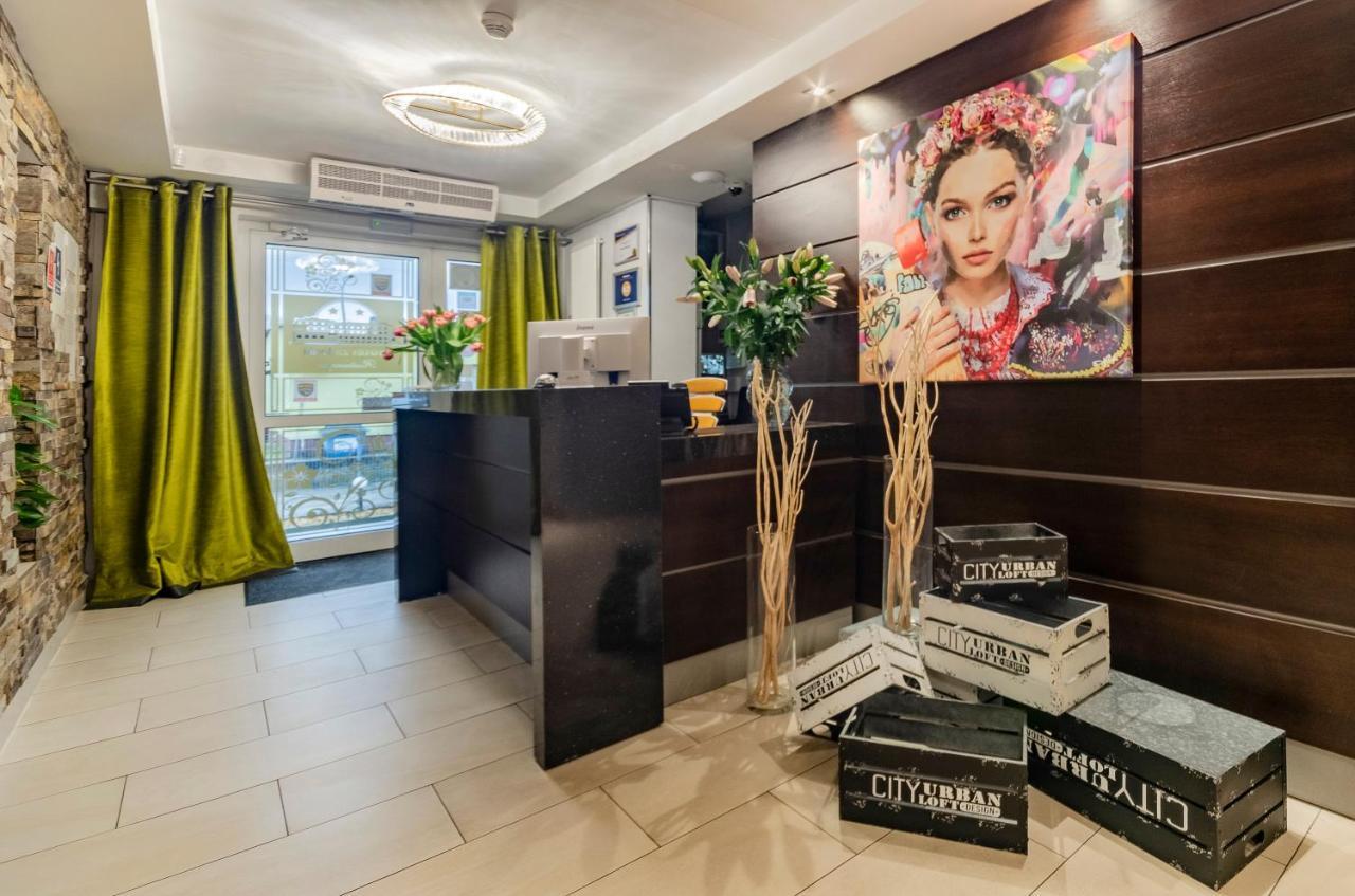 Hotel Zielonki Zielonki  エクステリア 写真